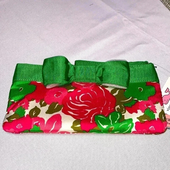 VINEYARD VINES Clutch Purse, NWT. This is a BEAUTY❣️ - Picture 1 of 5